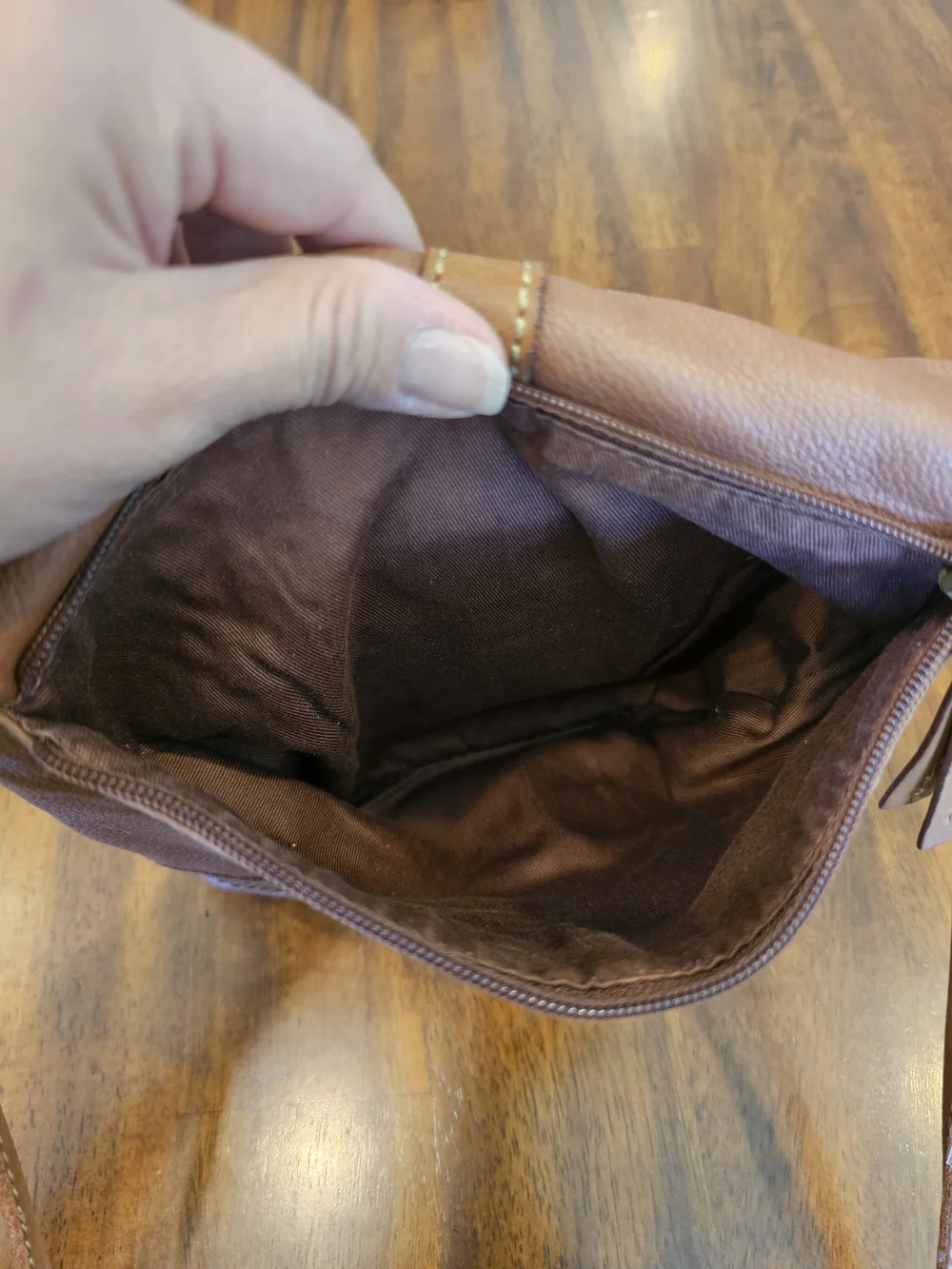 Vintage Fossil pebble leather flap crossbody bag Read Description
